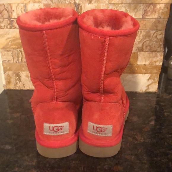 UGG Women's Classic Short II Mid-Calf Sheepskin Boots - Picture 5 of 7